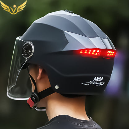 Casque LED rechargeable casque de moto batterie casque dur protection solaire été moyen casque transpirable