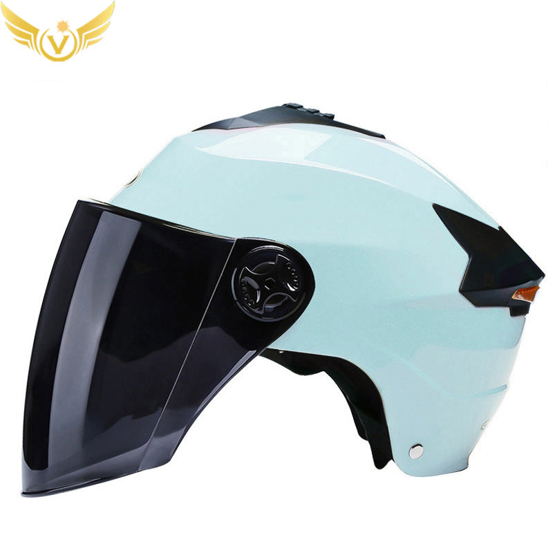 Casque LED rechargeable casque de moto batterie casque dur protection solaire été moyen casque transpirable