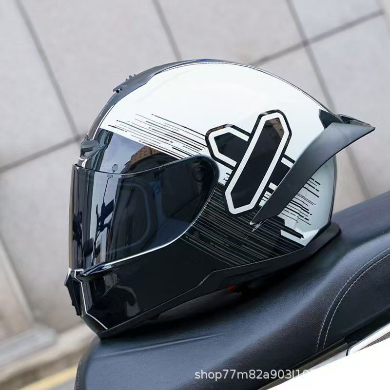 AXOR casques moto casques homme et femme protection solaire été moto jusqu'à la personnalité grand aileron fente arrière sécurité Bluetooth