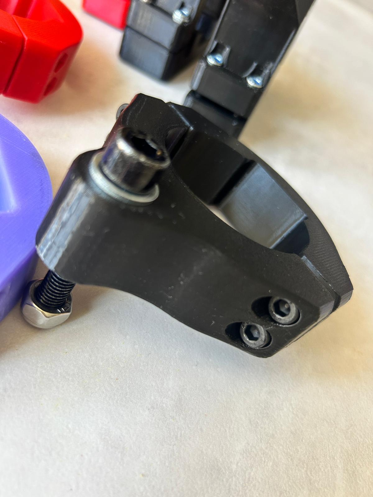 Support amortisseur de direction pour KuKiRin G2 Master par Dam's