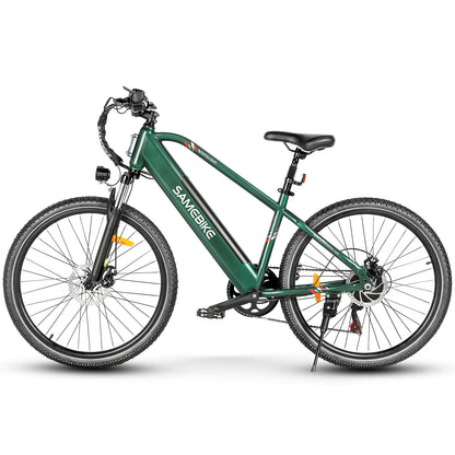 Vélo électrique SAMEBIKE modèle RS-A01 vert avec cadre moderne et épuré, batterie intégrée, freins à disque, suspension avant, et pneus robustes, idéal pour les trajets quotidiens et les balades tout-terrain avec style et performance.